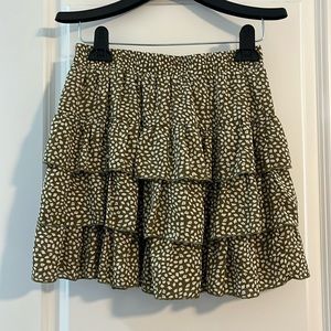 Mini skirt size S green and off white